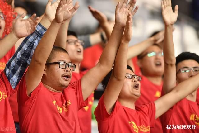 法国队观众热烈欢呼！，Doinb迎来十五赛季出色发挥上演精彩一战