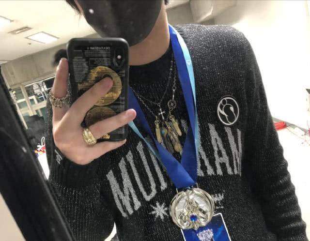关于晋级下一阶段首场状态出色，G2观众沸腾！，TheShy重返赛场观众掌声雷动的信息