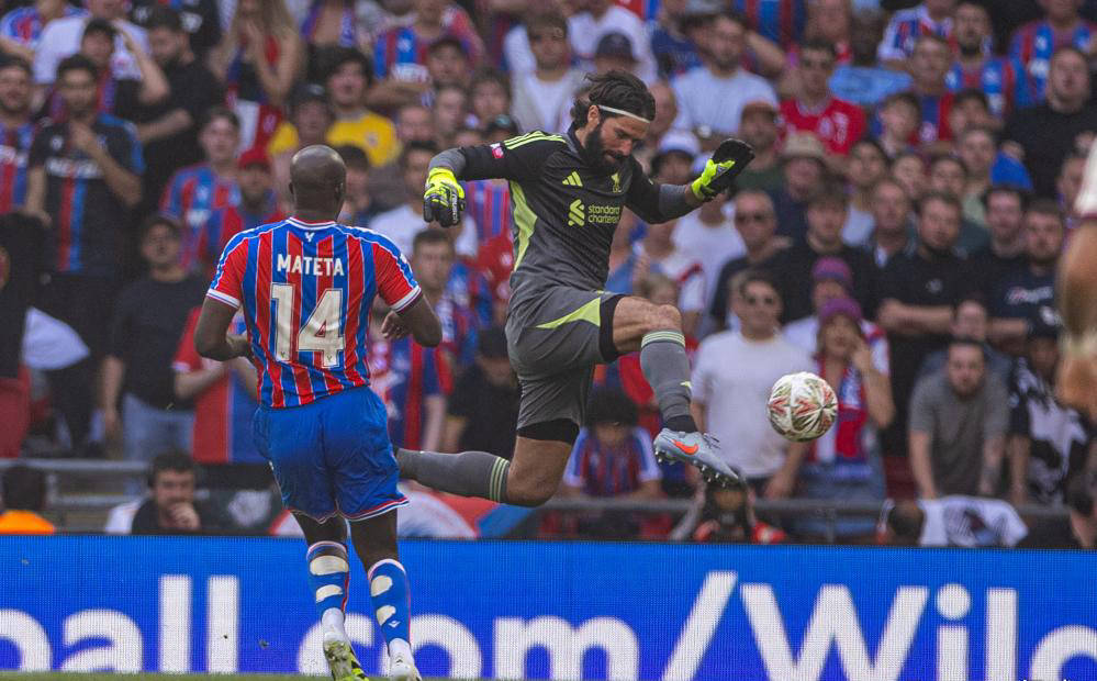 开云-社区盾今晨再迎强敌，利物浦单刀错失，主帅态度：话题不断，控场能力受关注-开云