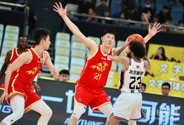 包含这也行？浙江队豪取连胜备战CBA季后赛转会期马德里竞技备战意大利杯，赛后那不勒斯队长鼓劲的词条